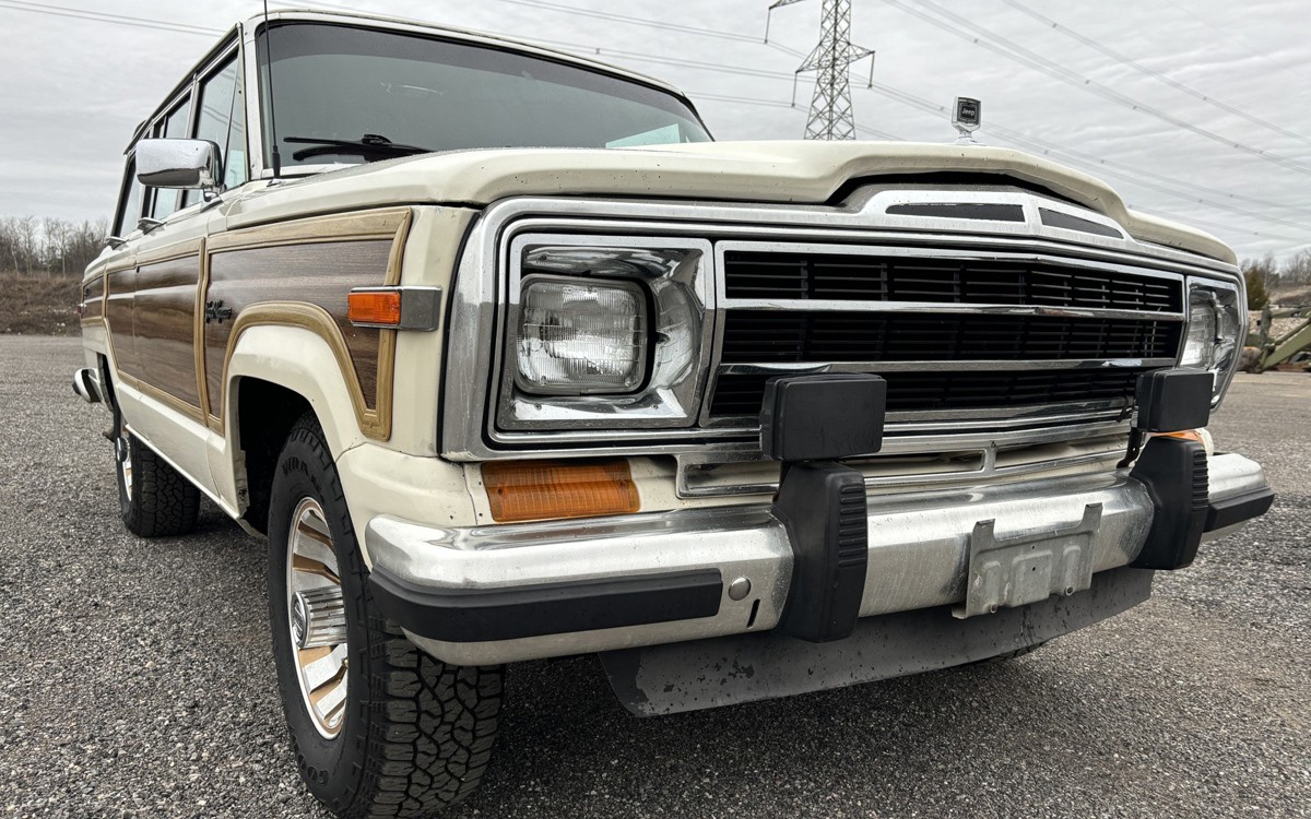 1987 Jeep Grand Wagoneer For Sale: A Timeless Classic on the Hunt